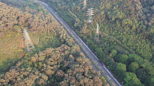 山地间道路航拍视频