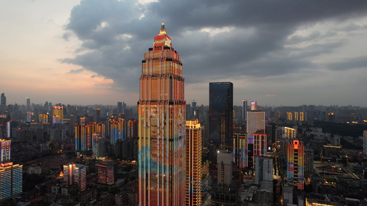 航拍城市夕阳晚霞落日天空地标建筑天际线高楼夜景街景4k素材视频