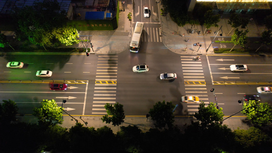 航拍城市夜景街景交通车流道路红绿灯斑马线4k素材视频