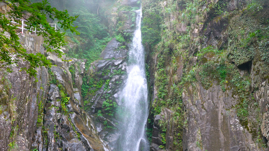 5A风景区明月山地标飞练瀑布实拍4K[羊狮幕]视频