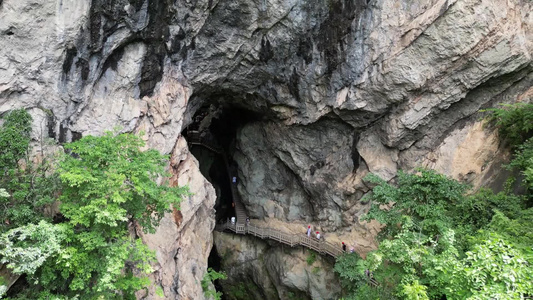 航拍湖北神农架天生桥景区视频