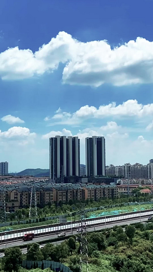 实拍南京绕城高速延时摄影云层翻滚公路车流38秒视频