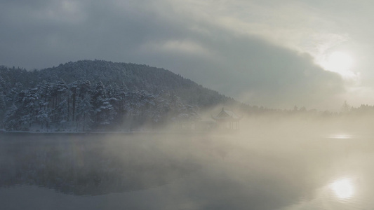 冬天的庐山如琴湖延时摄影视频
