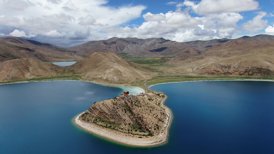 西藏羊卓雍措湖航拍视频视频
