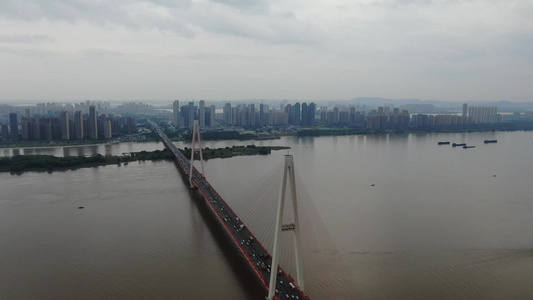航拍湖北武汉长江跨江大桥视频