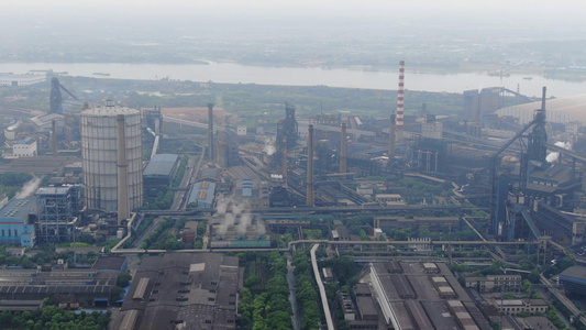 4K航拍大型工业生产工厂视频