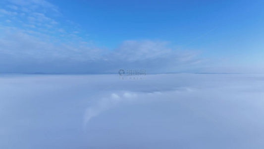航拍大兴安岭森林雾凇云海翻腾景象视频素材视频