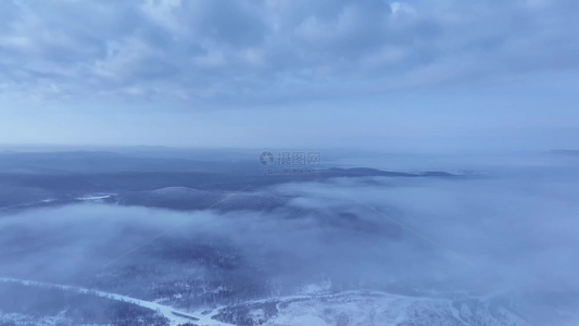 航拍大兴安岭森林雾凇云海翻腾景象视频素材视频
