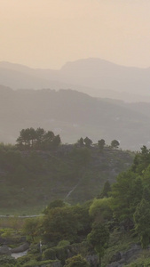 5a夕阳下的万盛石林香炉峰夕阳下的香炉峰视频