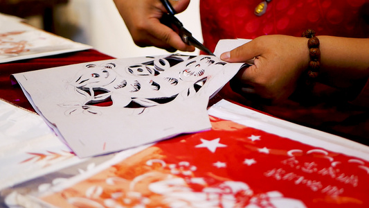 传统中国民间手工艺剪纸艺术视频