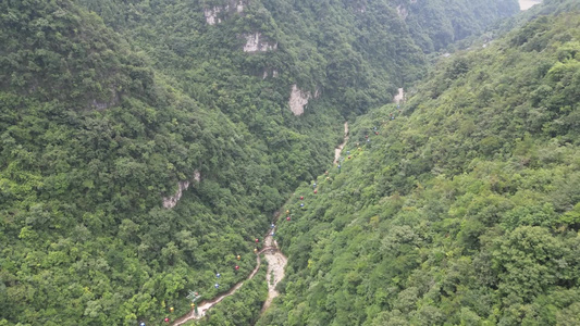  航拍高山森林山谷视频