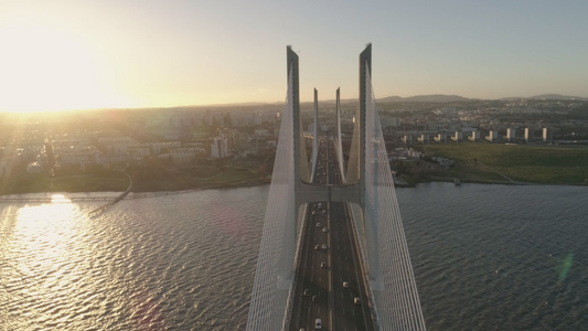 PonteVascodaGama桥的无人驾驶飞机飞行视频