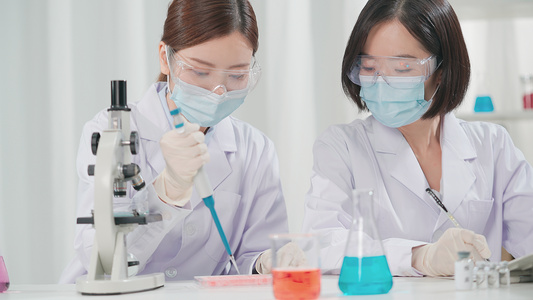 4k女性科研交流视频下载 实拍视频 正版视频 摄图网
