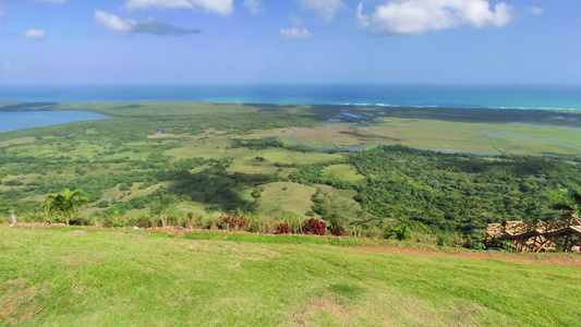 在多米尼卡共和国的蒙塔纳红山全景3视频