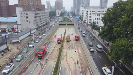 河南郑州城市洪水内涝视频