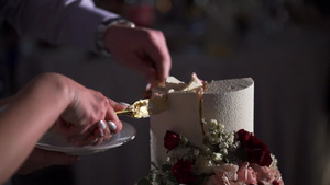 结婚蛋糕切蛋糕8秒视频