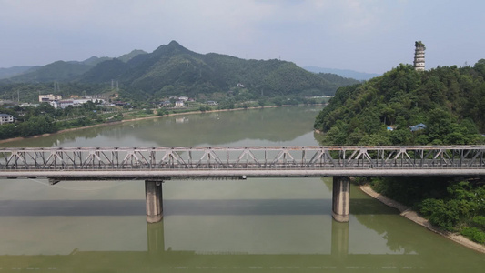 航拍跨江铁路公路桥交通视频