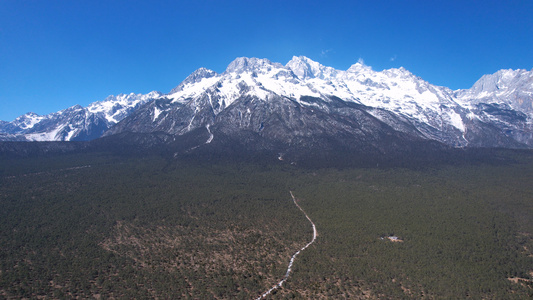 航拍云南旅游5A级景区玉龙雪山4k素材视频