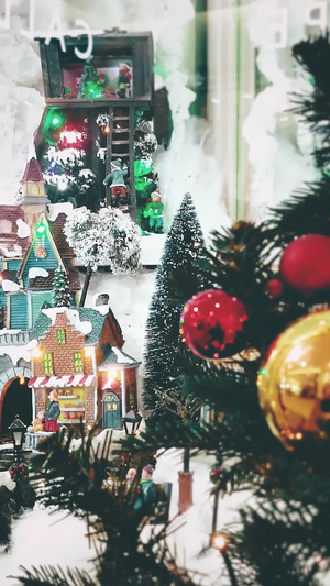 圣诞节玩具装饰小人物圣诞节氛围12秒视频