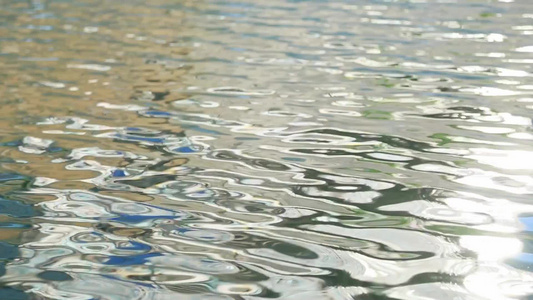波光粼粼的湖面视频