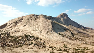 熔岩中的巨石原火山11秒视频