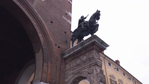 费拉拉市政厅的马雕像8秒视频