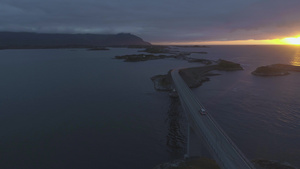 夏日阳光下的挪威大西洋路汽车22秒视频