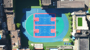 航拍高考日学校校园空无一人的篮球场4k素材61秒视频