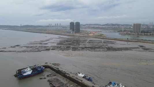 航拍海上海带种植基地视频