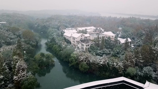 杭州西湖景区浴鹄湾霁虹桥雪景视频