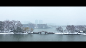 长沙城市冬天湖景雪景下雪33秒视频