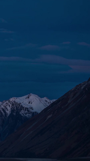 雪山山脉日出延时雪山风景15秒视频