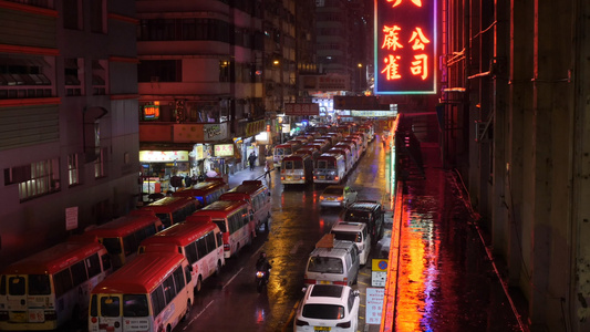 雨天香港街道巴士[香港地区]视频