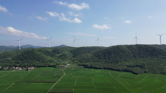 航拍高山风车发电能源 视频