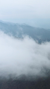 山区山路云海航拍县城大景视频