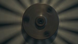 抽象转动金属轮和螺旋桨27秒视频