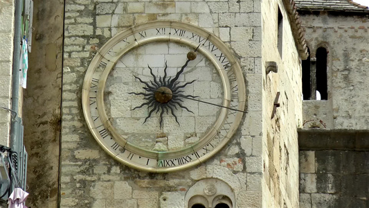 钟楼下的历史钟表分裂croatia视频