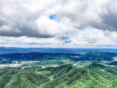 航拍山川蓝天白云移动延时视频