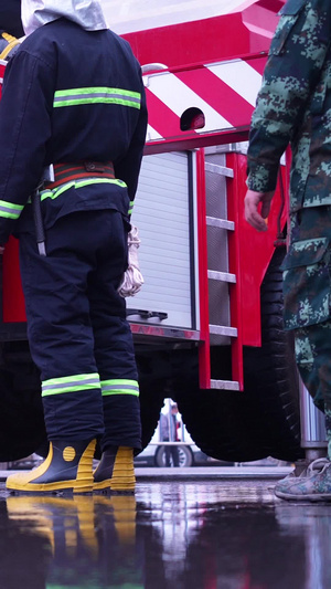 素材升格拍摄慢镜头消防员消防车消防安全消防素材70秒视频