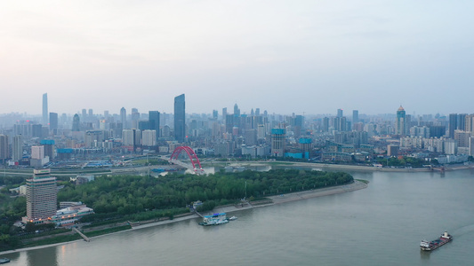 航拍风光城市武汉汉江与长江交汇处老城区汉正街城市素材视频