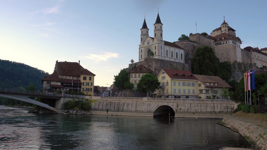 阿尔堡城堡和瑞士阿尔高州的阿勒河视频