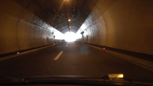 隧道12秒视频
