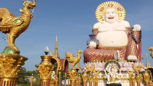 佛寺外的和亭雕像传统的快乐Hotei雕塑位于亚洲国家视频
