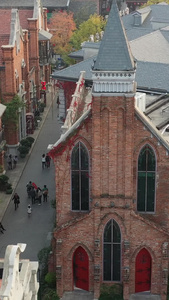 航拍武汉汉口里古镇教堂众志成城视频