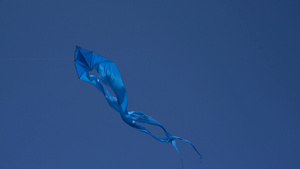 风筝在天空中飞翔31秒视频