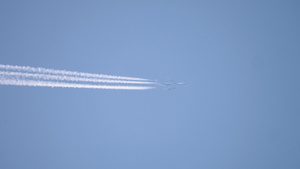 高空客机飞行19秒视频