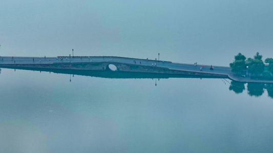 4K航拍杭州5A景区西湖风景区断桥视频
