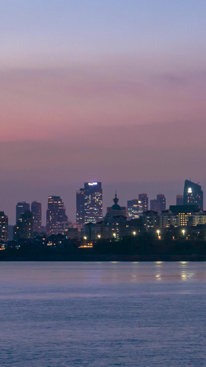 实拍海滨城市青岛内透灯光夜景延时摄影内透夜景9秒视频
