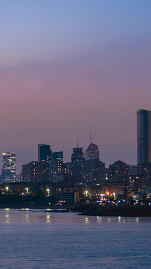 实拍海滨城市青岛内透灯光夜景延时摄影内透夜景9秒视频