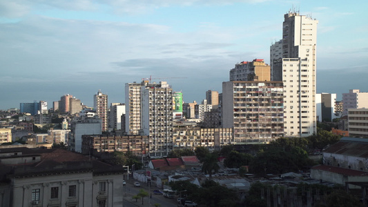 以mozambique为单位的地图城市上空高角视图视频